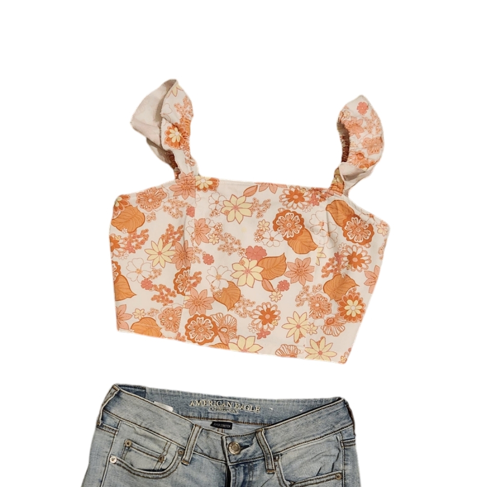Altar'd State size m womens zip back floral crop top
